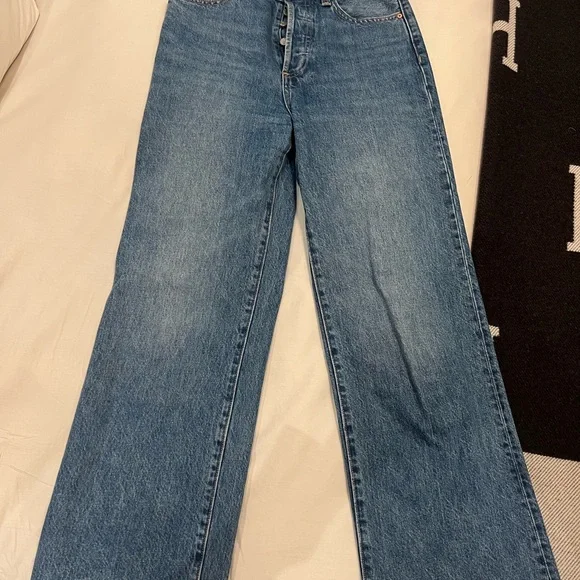 Aritzia Denim Forum The Farrah High Rise Wide Leg Jean, Size 26 - Picture 4 of 8